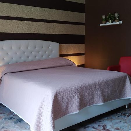 Cconforthotels R&B Semplici Emozioni Барі Екстер'єр фото