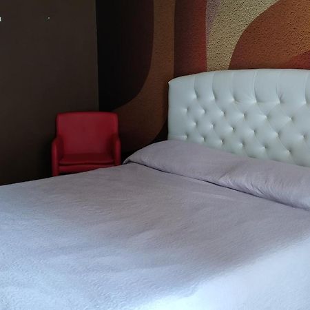 Cconforthotels R&B Semplici Emozioni Барі Екстер'єр фото