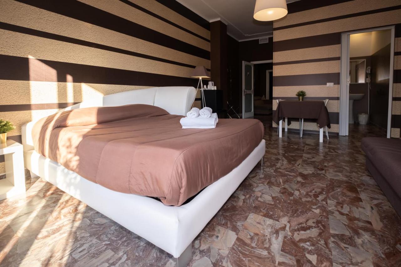 Cconforthotels R&B Semplici Emozioni Барі Екстер'єр фото