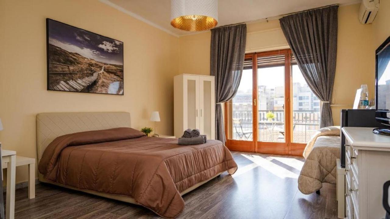 Cconforthotels R&B Semplici Emozioni Барі Екстер'єр фото