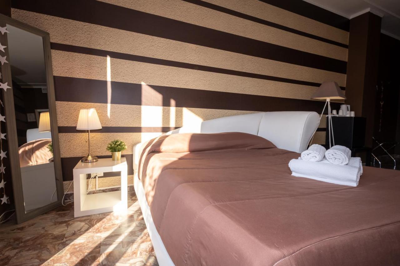 Cconforthotels R&B Semplici Emozioni Барі Екстер'єр фото