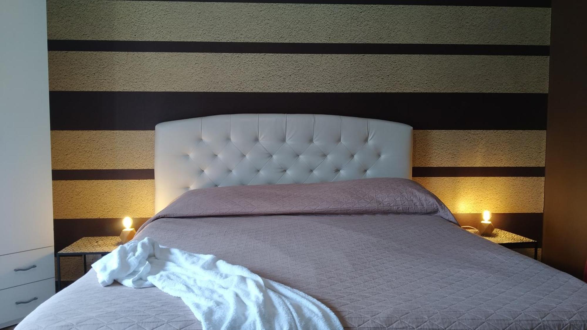 Cconforthotels R&B Semplici Emozioni Барі Екстер'єр фото