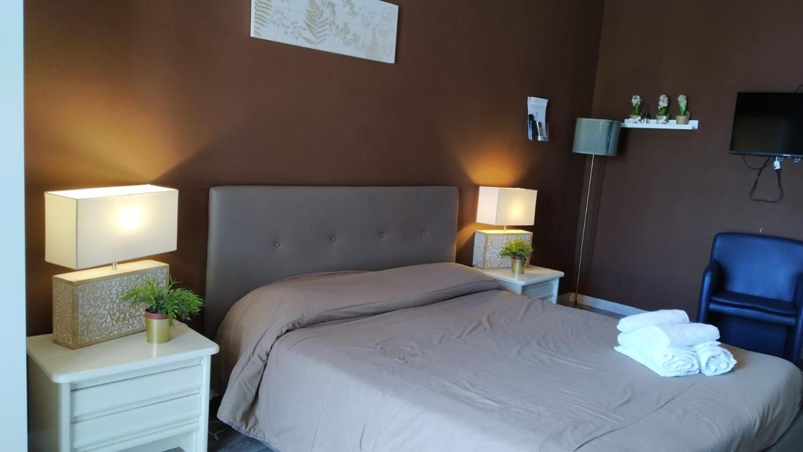 Cconforthotels R&B Semplici Emozioni Барі Екстер'єр фото