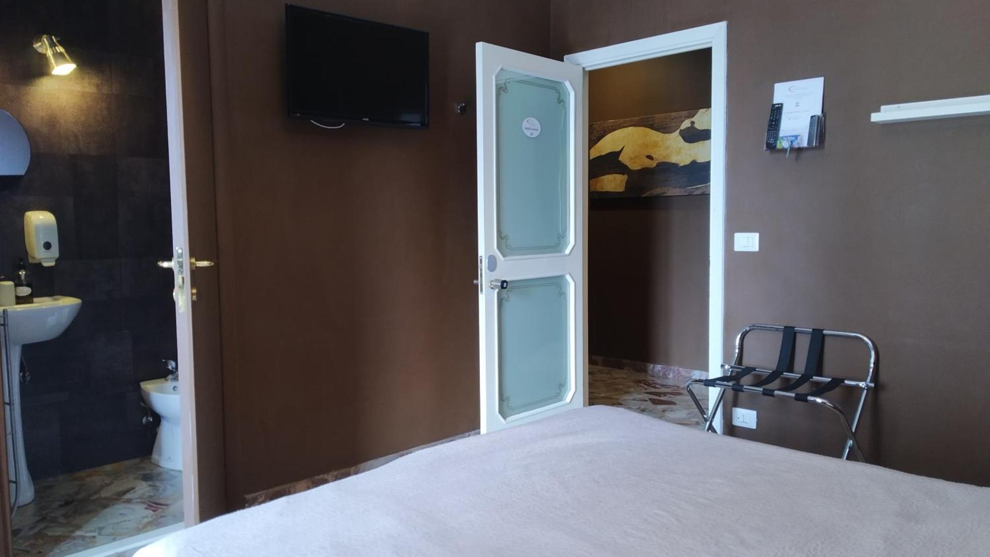 Cconforthotels R&B Semplici Emozioni Барі Екстер'єр фото